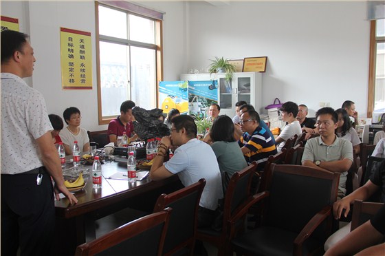 單仁資訊-圣倍諾電動(dòng)掃地車(chē)廠家交流會(huì)