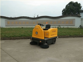 小型電動(dòng)掃地車在市政環(huán)衛(wèi)有哪些作用