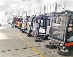 圣倍諾電動(dòng)清掃車用品質(zhì)和效果說(shuō)話