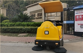 工廠選擇什么的掃地機(jī)