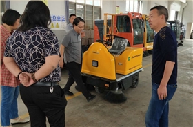 不懂選購技巧？掃地車廠家有話說