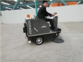 小型掃地車進駐張家港某鋼加工有限公司