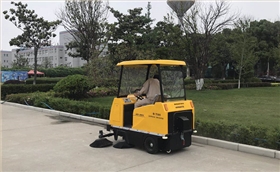 山東淄博老客戶再次訂購1800A掃地車