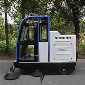 駕駛式電瓶清掃車 2000A 3