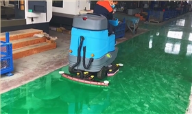 工廠車間應(yīng)該選擇什么樣的洗地機？