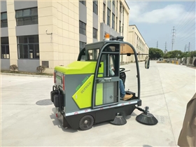 室內(nèi)道路清掃車可以清掃室外嗎？