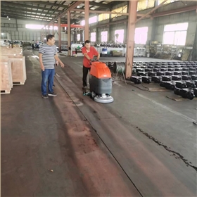 環(huán)衛(wèi)工人的好助手！道路清掃車讓你工作更輕松