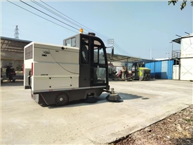 多樣化的道路清掃車(chē)，適應(yīng)多變天氣