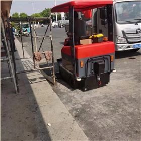 提高工廠保潔效率的工廠電動(dòng)掃地機(jī) 提高工廠保潔效率的工廠電動(dòng)掃地機(jī)