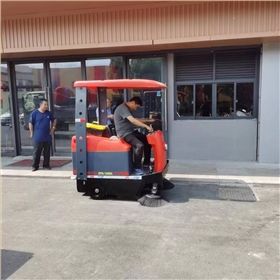 提升工廠形象，工業(yè)清掃車助力企業(yè)可持續(xù)發(fā)展