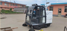 為什么工廠物業(yè)小區(qū)都在購(gòu)買電動(dòng)掃地車呢？