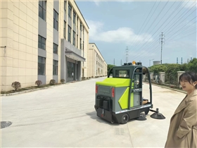 電動掃地機(jī):智能社區(qū)清潔的新寵 電動掃地機(jī):智能社區(qū)清潔的新寵