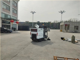 物業(yè)公司的選擇，為何青睞小型清掃車？