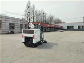 電動掃地車:未來企業(yè)清潔的必然選擇 電動掃地車:未來企業(yè)清潔的必然選擇