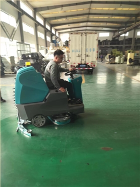 性價(jià)比高的微型清掃車，讓清掃更輕松 