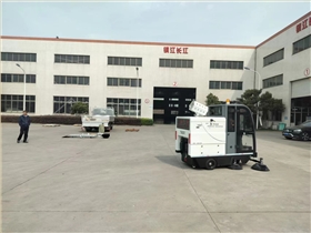 選擇專業(yè)清掃車，守護(hù)您的施工環(huán)境 