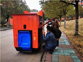 清掃車:城市清潔的隱形英雄 清掃車:城市清潔的隱形英雄