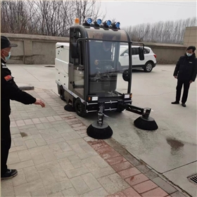 清掃車(chē) 清掃車(chē)