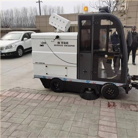 駕駛式掃地車(chē):行業(yè)新寵引領(lǐng)清潔革命 駕駛式掃地車(chē):行業(yè)新寵引領(lǐng)清潔革命