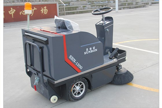 圣倍諾小型清掃車(chē)