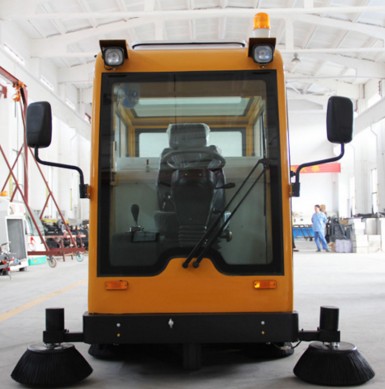 圣倍諾電動(dòng)掃地車(chē)2000A