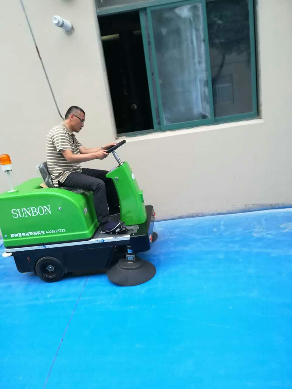 【圣倍諾】電動(dòng)掃地車客戶見證 【圣倍諾】電動(dòng)掃地車客戶見證