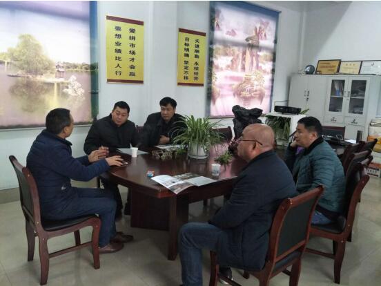 客戶考察圣倍諾電動(dòng)掃地車