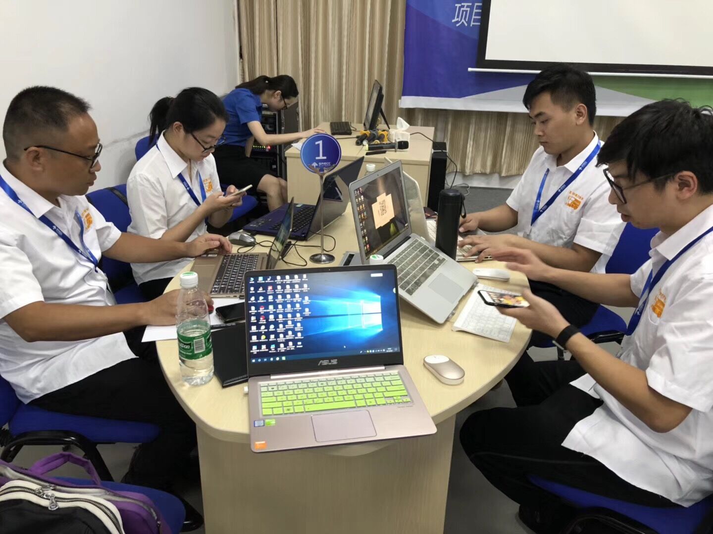 掃地機廠家圣倍諾參加單仁商學(xué)院學(xué)習(xí)