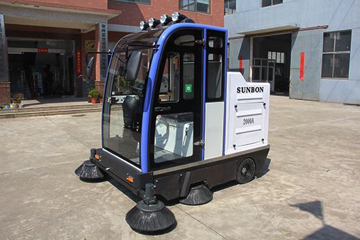 電動掃地車走進河南駐馬店某建設公司 電動掃地車走進河南駐馬店某建設公司