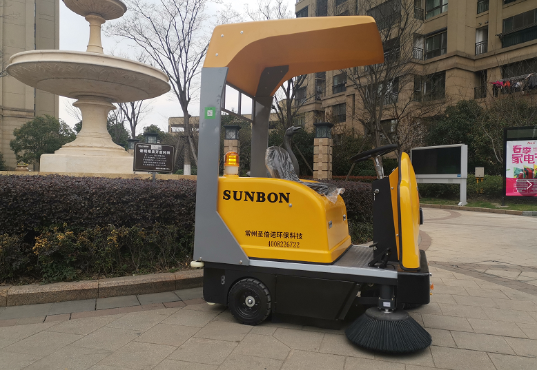 地面清掃就用電動(dòng)掃地車，效率遠(yuǎn)超人工10倍