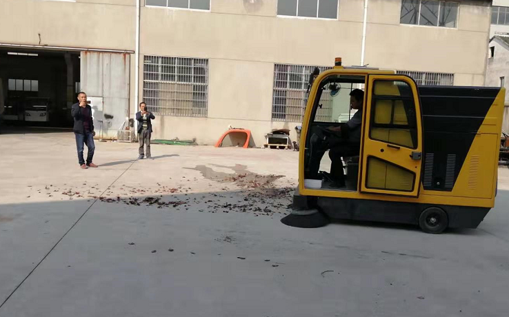 如何購買掃地車