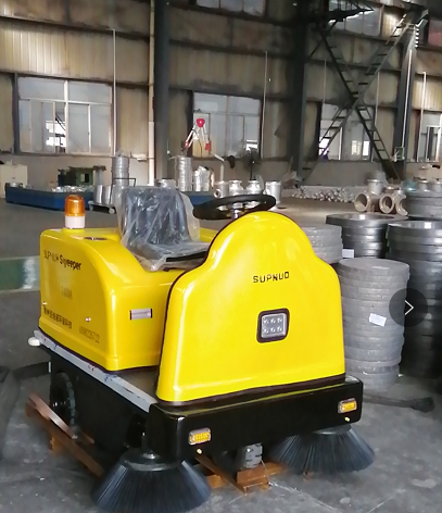 小型掃地機(jī)1400送往山西臨汾工程機(jī)械