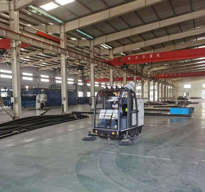 工業(yè)掃地車為企業(yè)解決清潔煩惱 工業(yè)掃地車為企業(yè)解決清潔煩惱