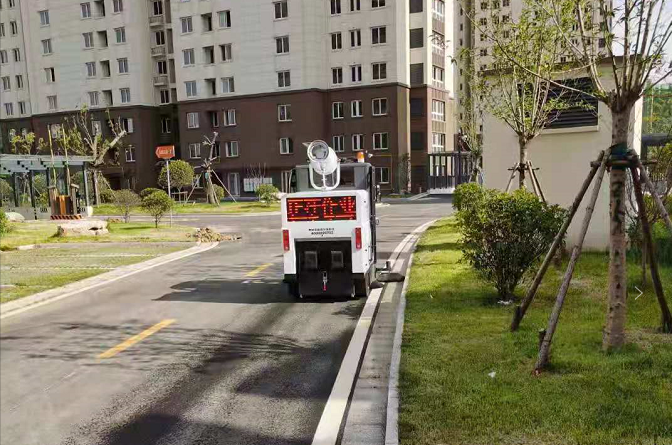 霧炮物業(yè)掃地車進(jìn)駐徐州新沂某小區(qū) 霧炮物業(yè)掃地車進(jìn)駐徐州新沂某小區(qū)