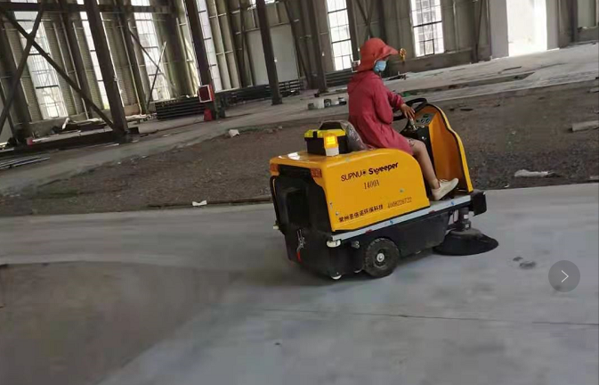 圣倍諾電動駕駛掃地機的清灰特點 圣倍諾電動駕駛掃地機的清灰特點