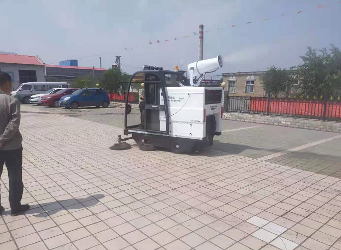 電動(dòng)掃路車受歡迎的原因 電動(dòng)掃路車受歡迎的原因