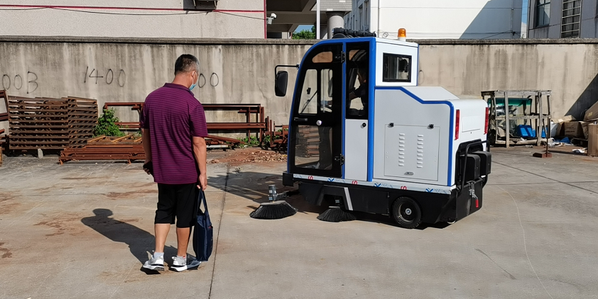 全封閉掃地車 全封閉掃地車