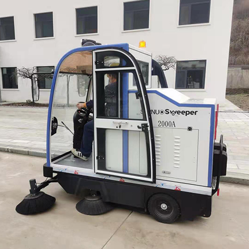 大型工廠對(duì)工業(yè)清掃車(chē)的需求不斷增加 大型工廠對(duì)工業(yè)清掃車(chē)的需求不斷增加