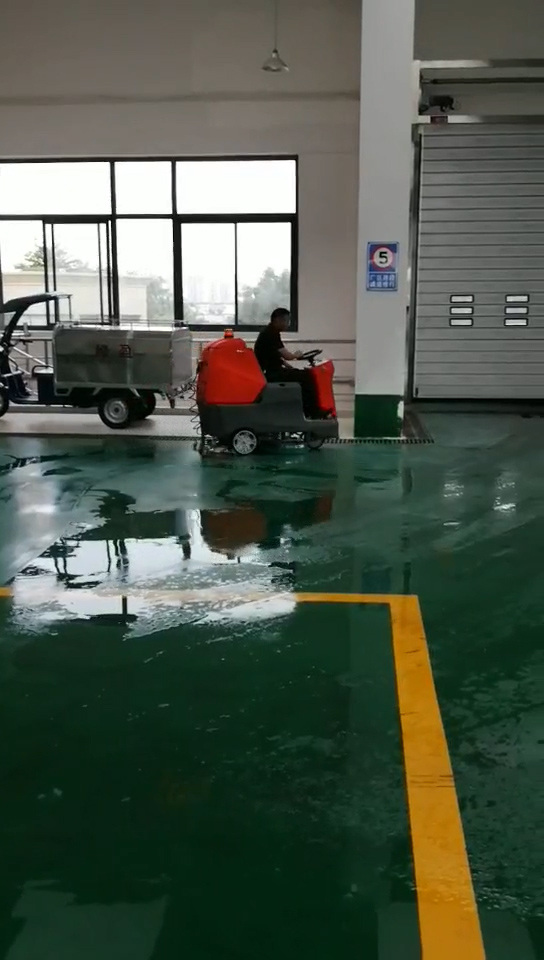 車間灰塵大 可以用洗地機(jī)清洗嗎