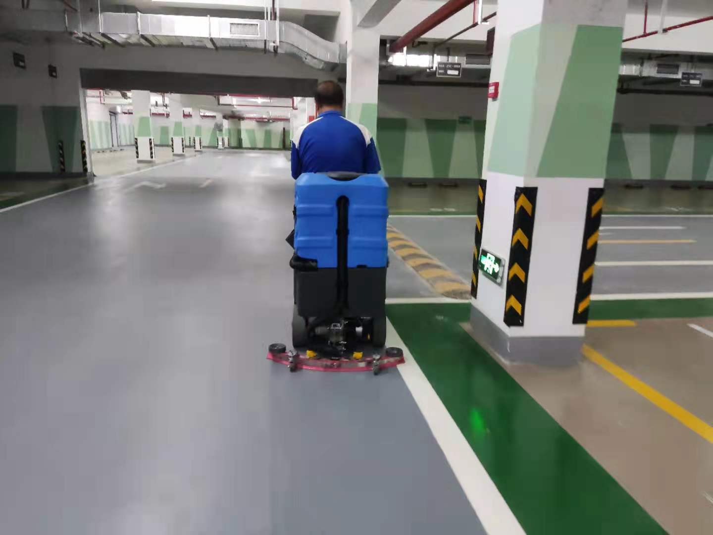 社區(qū)選擇用掃地機(jī)設(shè)備時(shí)要注意什么 社區(qū)選擇用掃地機(jī)設(shè)備時(shí)要注意什么