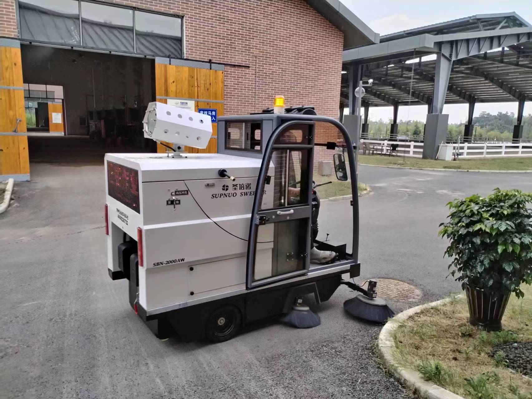 廠區(qū)掃地車的優(yōu)點(diǎn) 廠區(qū)掃地車的優(yōu)點(diǎn)