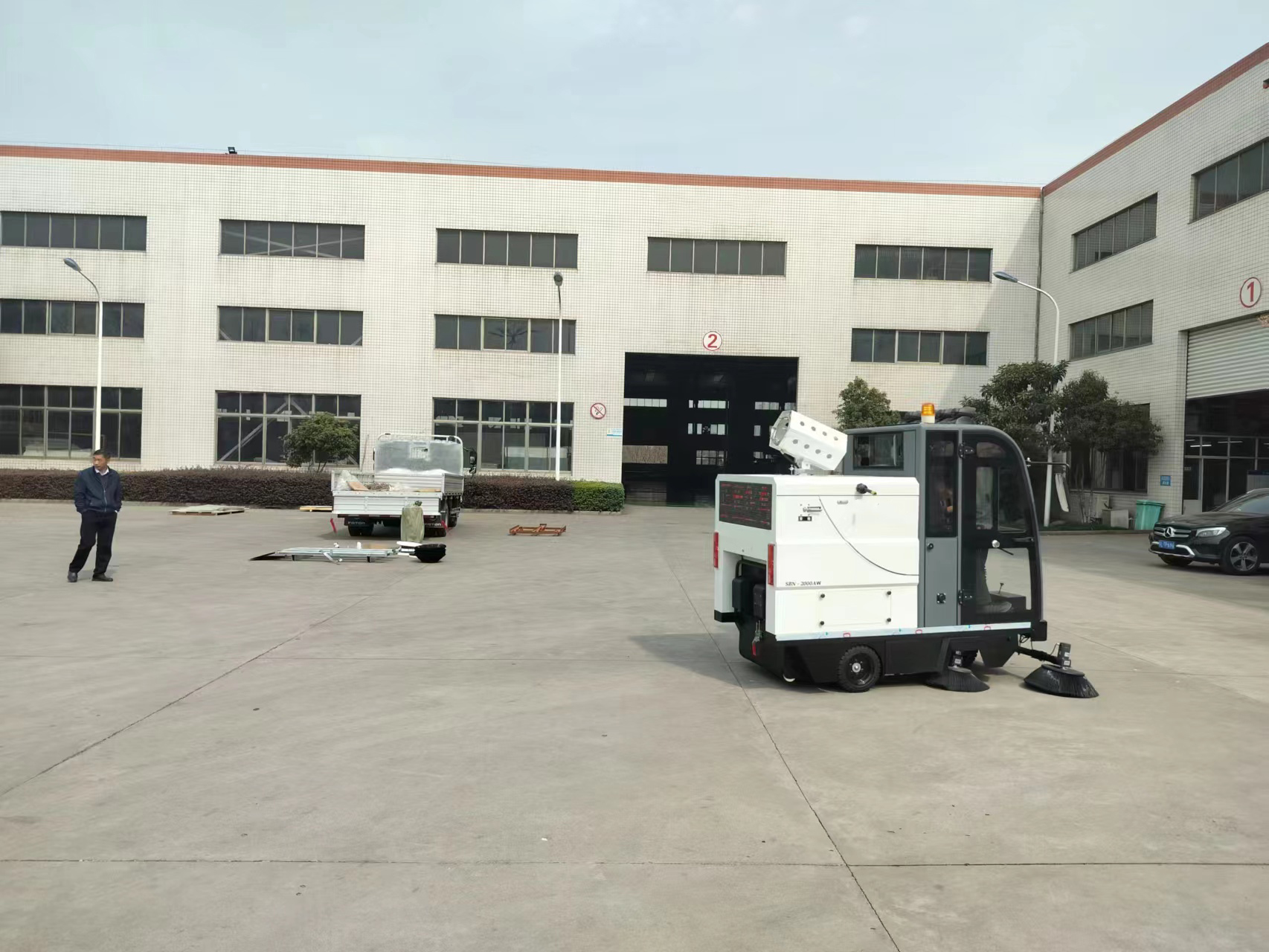 經(jīng)濟(jì)實(shí)用，快速方便！車間掃地機(jī)助力企業(yè)清潔