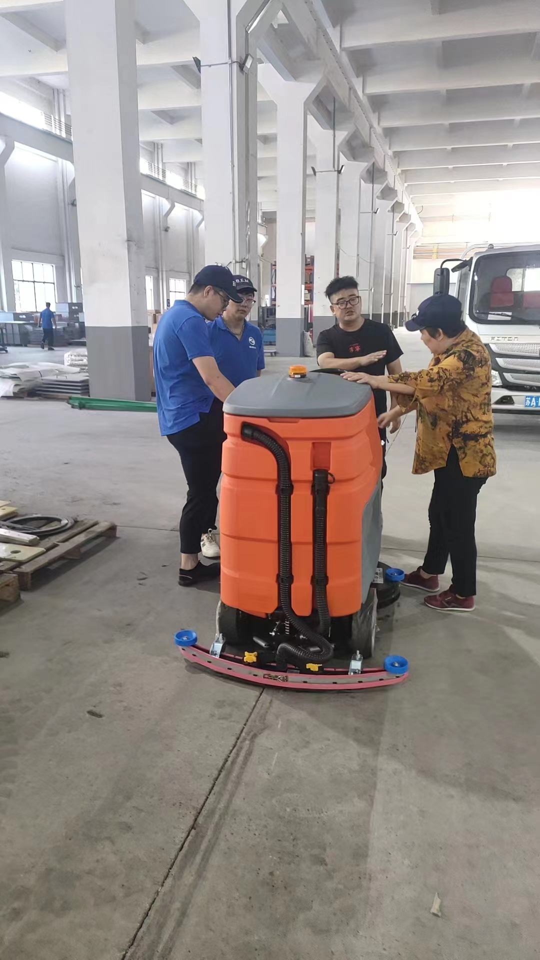 使用電動洗地機需要注意一些額外的要點 使用電動洗地機需要注意一些額外的要點