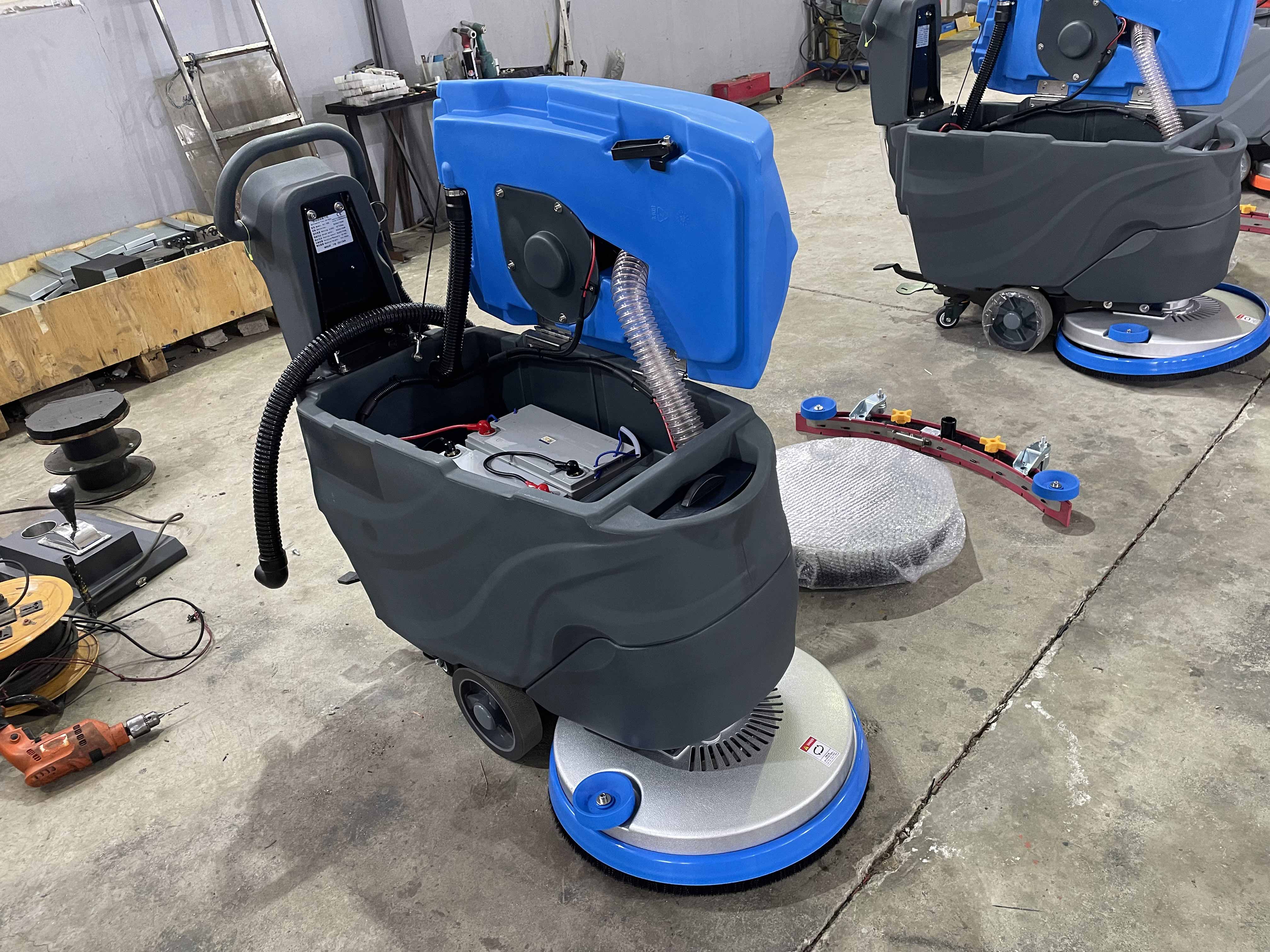 多功能電動洗地機(jī) 清潔各種地面輕松無損 多功能電動洗地機(jī) 清潔各種地面輕松無損