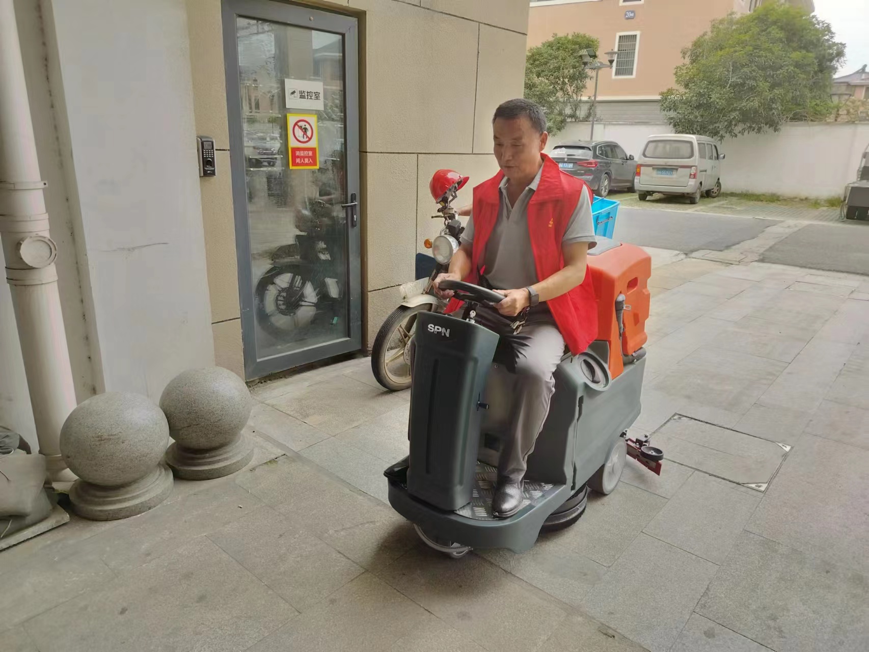 更耐用才是真好用，洗地機(jī)新標(biāo)桿