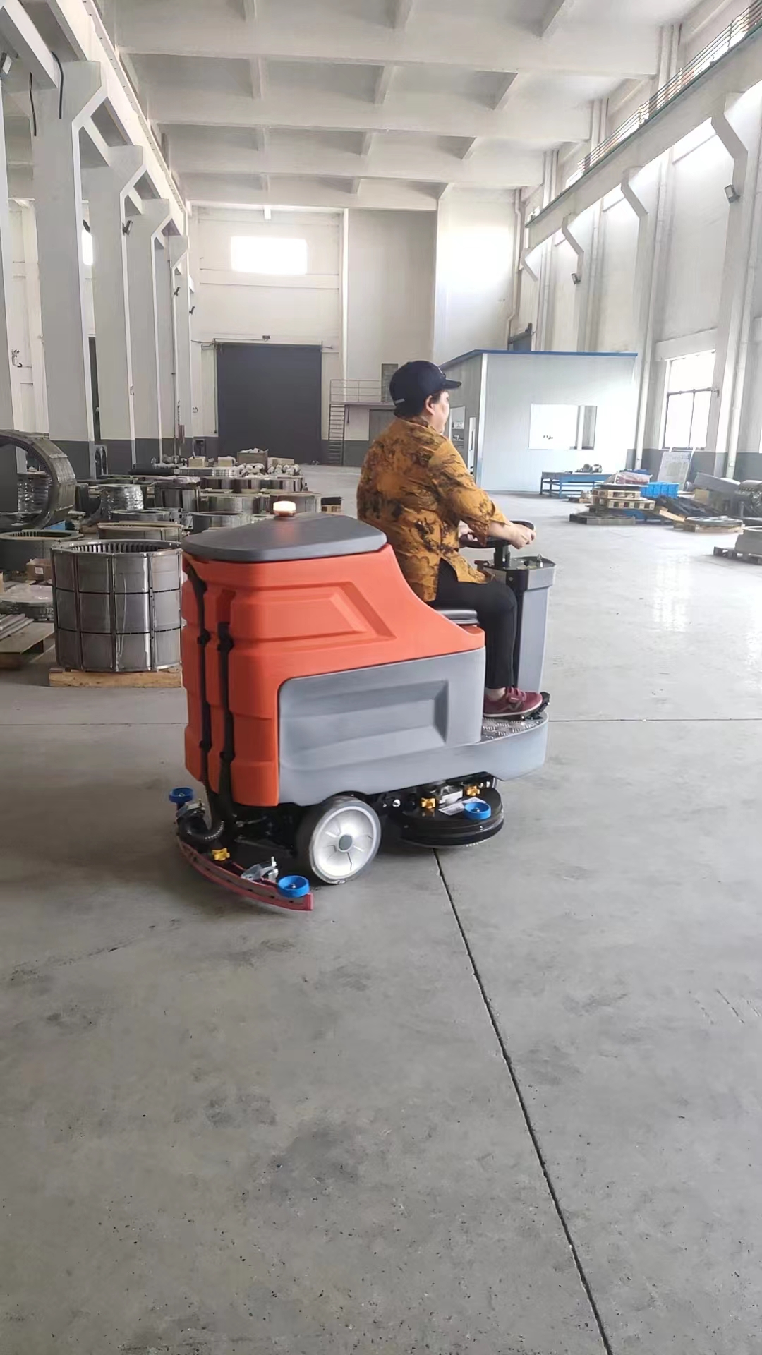 春季景區(qū)清潔新選擇:小型馬路清掃車 春季景區(qū)清潔新選擇:小型馬路清掃車